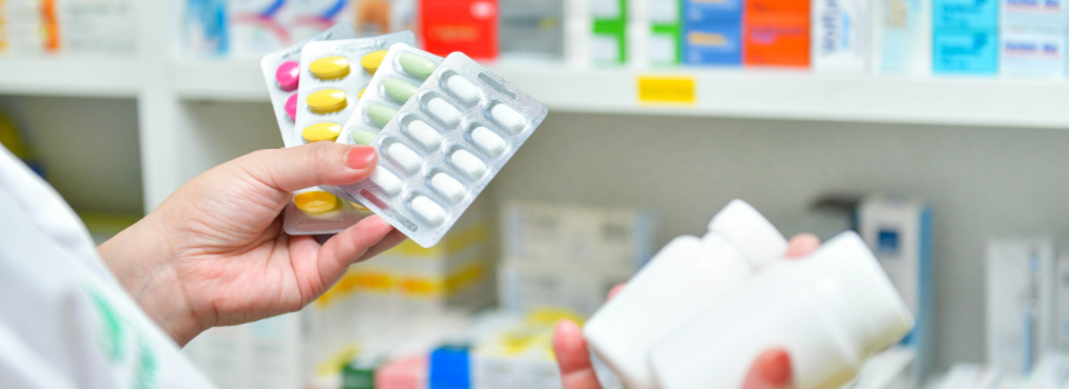 A rastreabilidade de medicamentos garante segurança, transparência e controle, prevenindo fraudes e assegurando a qualidade dos produtos.