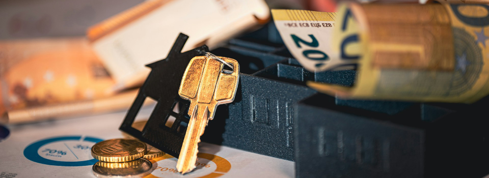 Entenda como a combinação entre securitização e blockchain torna o acesso ao capital mais transparente, seguro e eficiente, beneficiando empresas de todos os portes.