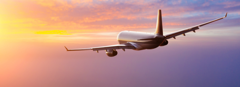 A blockchain aplicada aos registros de voo auxilia no registro e proteção de dados de voo, oferecendo segurança e eficiência.